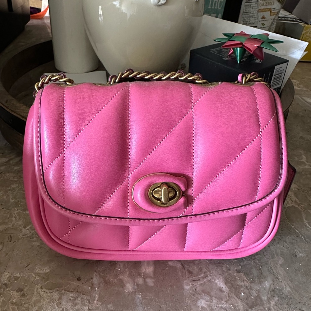 Coach Pillow Madison 18 Petunia